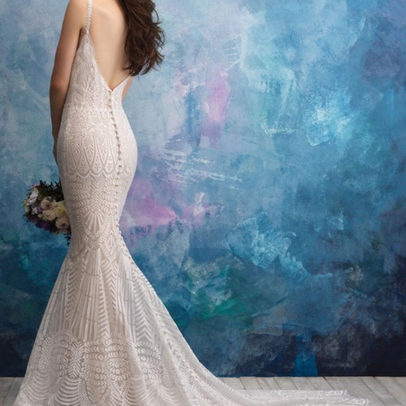 Allure 9564 Wedding Dress - Picture 8 of 8